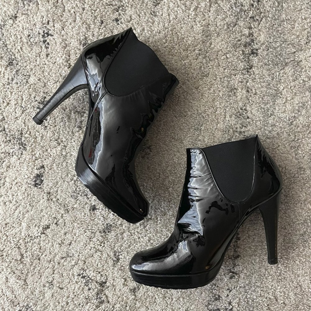 Stuart Weitzman Whoop Ankle Boots Black Patent Leather size 38 EU / 7.5 US EUC